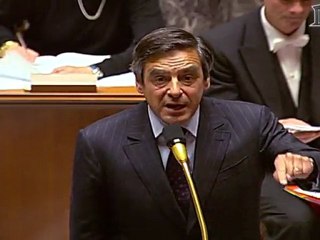 Assemblée: quand Emmanuelli fait un doigt d'honneur