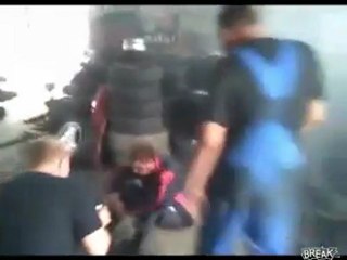 Arkadaşa yapılan bomba şakası