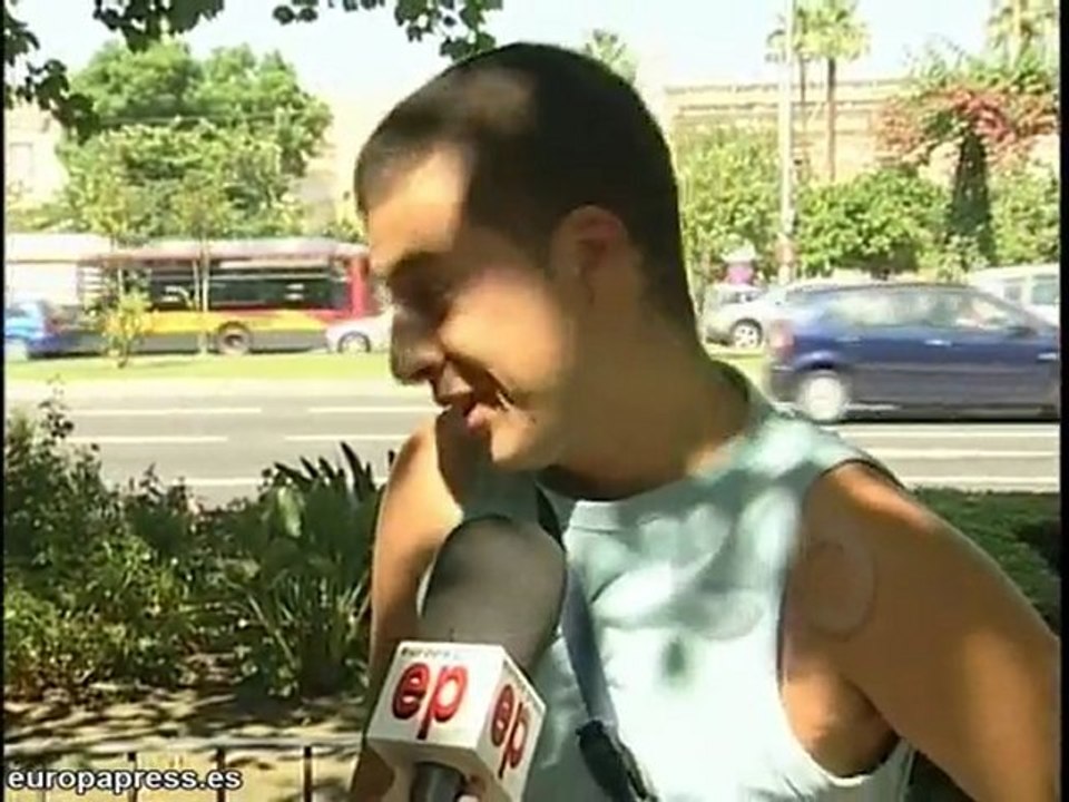 Los sevillanos soportan el calor