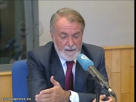 Mayor Oreja muestra su apoyo a Álvarez Cascos