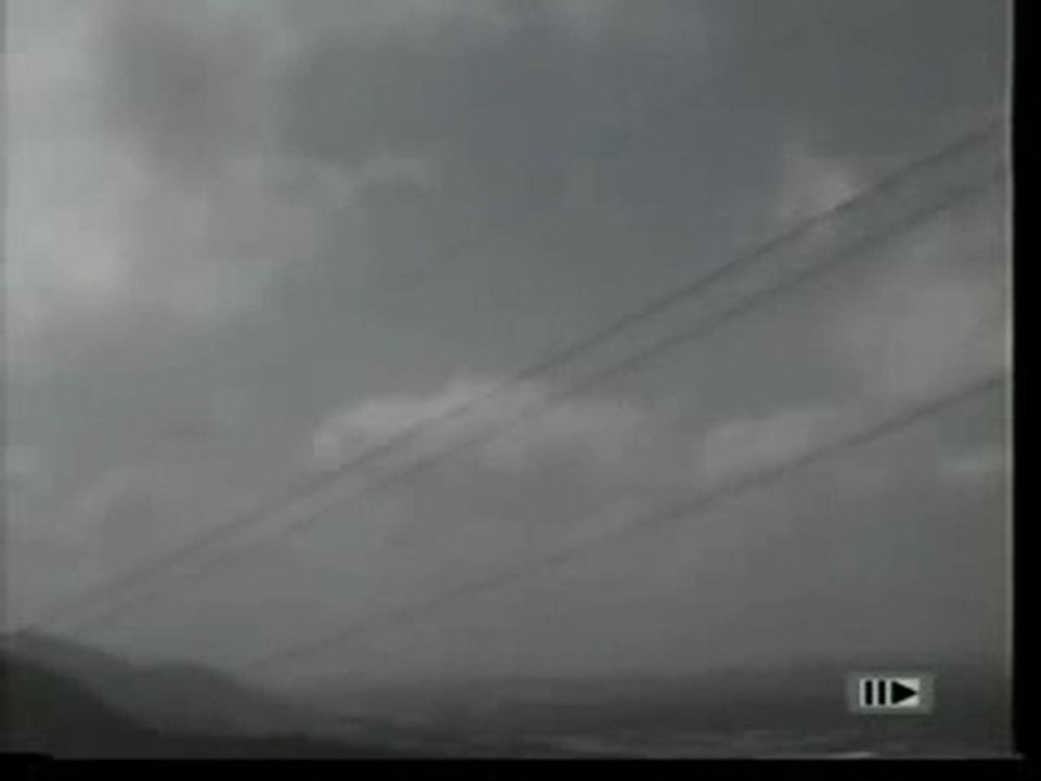 UFO.(prés des ligne électrique).archive.2005.FRANCE