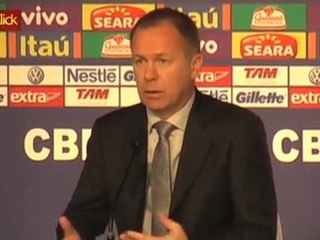 Mano Menezes convoca Pato e Ganso para a Copa América