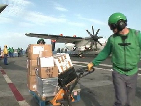 Libye : un aéronef américain apponte sur le Charles de Gaulle