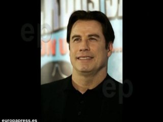 Travolta acusado de infidelidad a su mujer