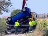 Muere un joven tras caer su coche al río