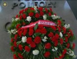 Cumhurbaşkanı Gül, Varşova'da bulunan Meçhul Asker Anıtı'na çelenk koydu