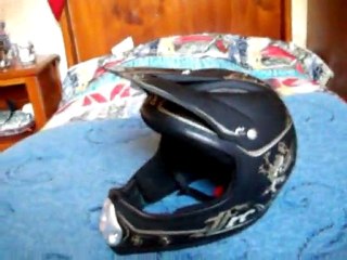 vendre mon casque de bicross + une demand a dailymotion de me mètre en créative conten
