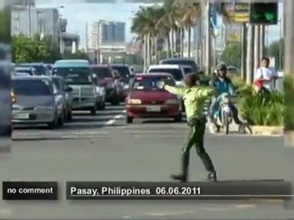 Dancing traffic cop in the Philippines