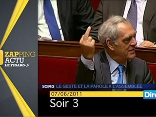 Ces gestes déplacés en public des politiques