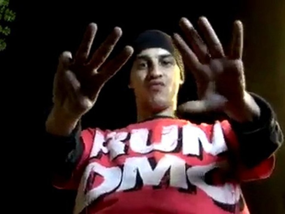 Norm Erman Ender - İçinde Patlar [HQ]