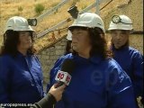 Mineros encerrados piden soluciones