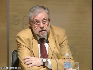 Granado suaviza la idea de parados en formación