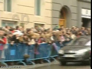 Abuchean a Zapatero a su llegada al Congreso