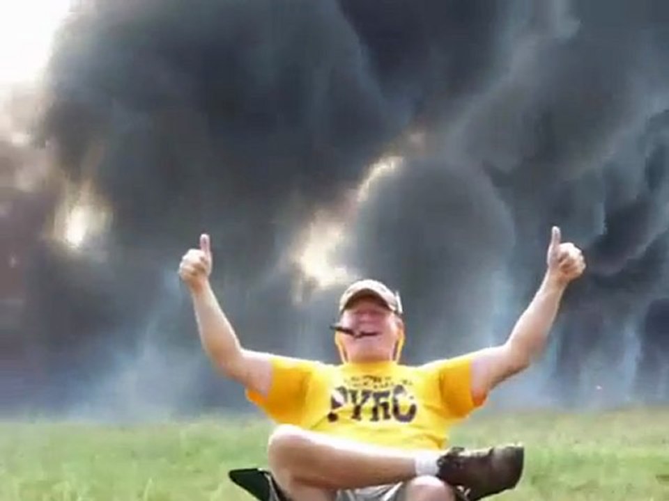 Crazy American Loves Explosionen