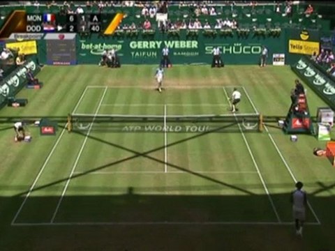 Monfils ousts Dodig in Halle