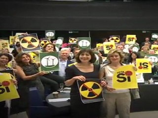 Référendum Italie sur la sortie nucléaire : Isabelle Durant et le Verts européens "Vota si !"