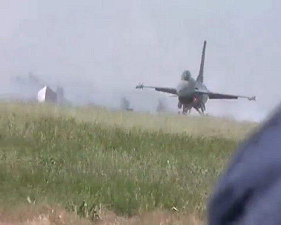 ÇİĞLİ 2011 TÜRKİYE AİR SHOV GÖRÜNTÜLERİ