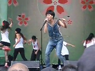 Japan Day NYC 05-22-2011: Aisha + Darryl "D.M.C." McDaniels - Fallin' 4 U