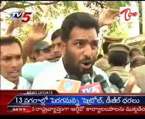 Chandrababu visits Cherlapally jail