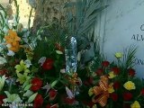 Flores y coronas en la tumba de Joaquín Costa, a quien Labor