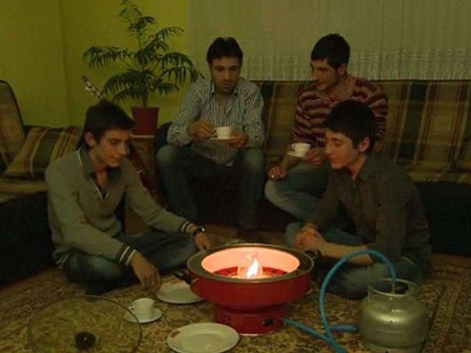 Elektrikmi kesildi ? mum aramaya son...( Olimpist Komple Mutfak )