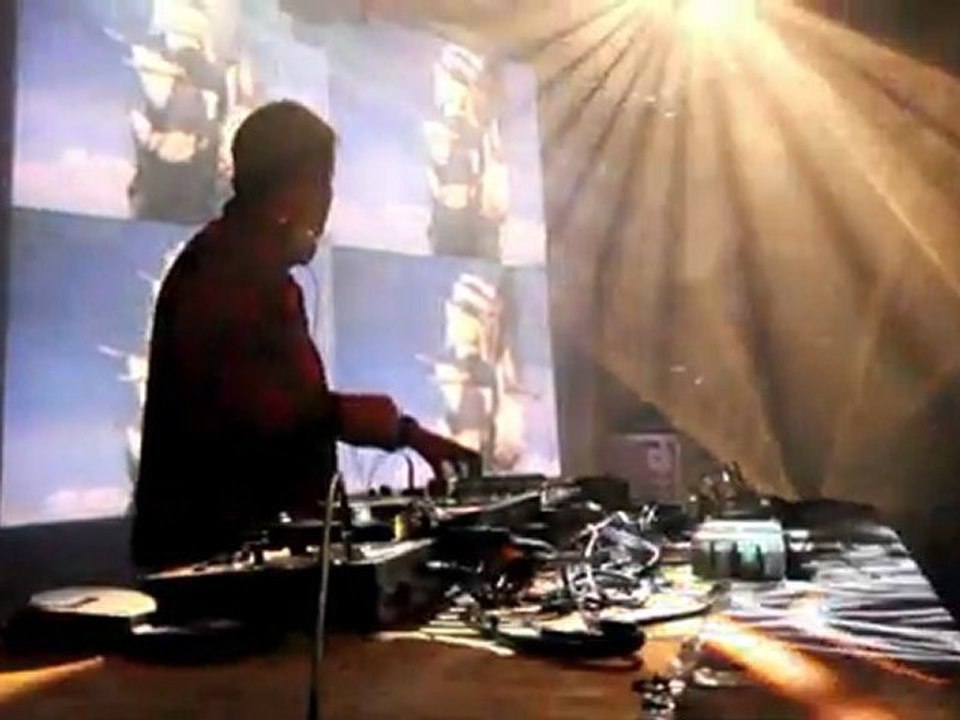 LIVEQUEST #34 (Hexstatic+Danton Uke)
