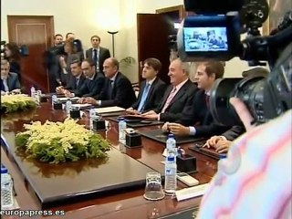 Chacón se reúne con atuneros y armadores