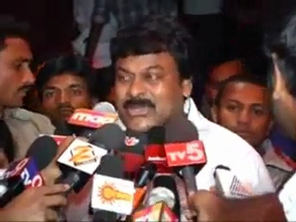 Film News - Chiranjeevi Pawan Kalyan and Public Response For Ram Charan Tej Kajal Agarwal Magadheera Release