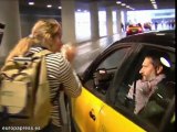 Los piquetes impiden el acceso de taxis a El Prat