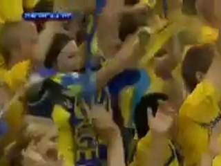 Σουηδία-Ελλάδα 2-0, ο Αντώνης παρακολουθεί... με στυλ