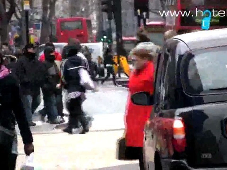 London Attractions - Oxford Street Shopping