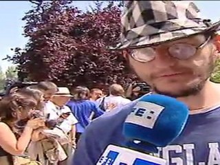 Los indignados protestan en la CEOE y Trabajo