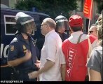 Piquetes se enfrentan a la policía en Valencia