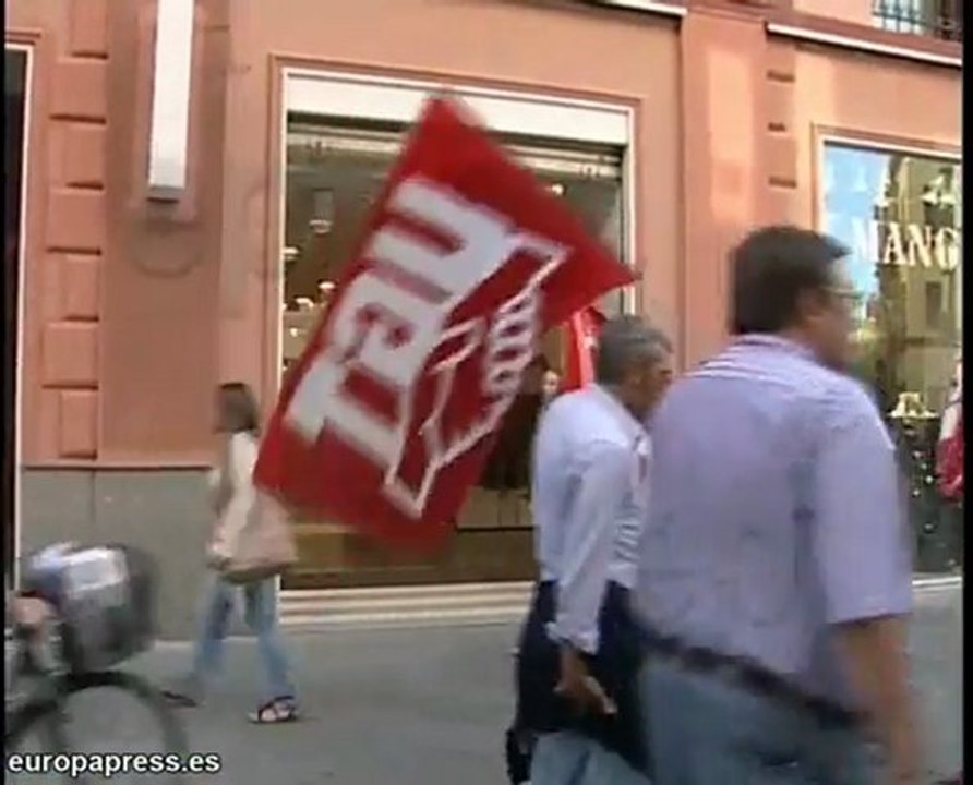 Piquetes de Sevilla se enfrentan a la policía