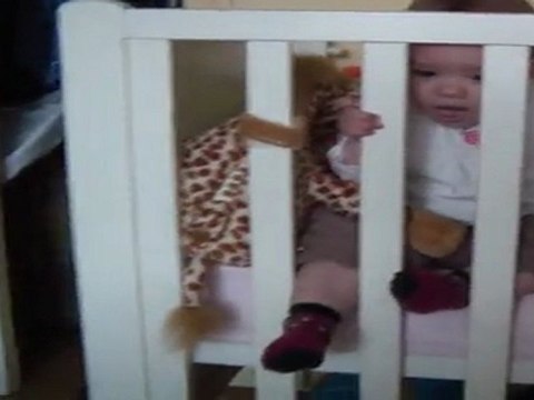 Les barreaux du lit 0806