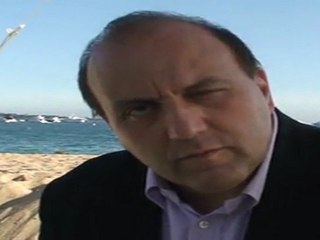 Interview de Julien Dray à propos du projet 'Banlieuz'art'