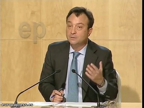 Cobo espera que Zapatero cambie de medidas