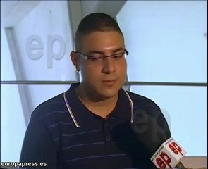 Llegada madre joven ecuatoriano enfermo