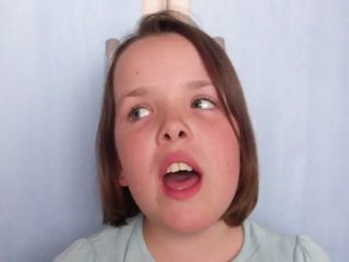 chloé chante "y'a pas que les grands qui revent" melody