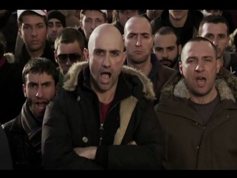 Italian football fans :  "Ti amo" by Umberto Tozzi