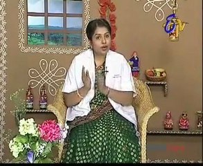 Abhiruchi - Recipes - Orange Alu Gobi, Kaju Makhmal Puri & Kakkaralu - 04