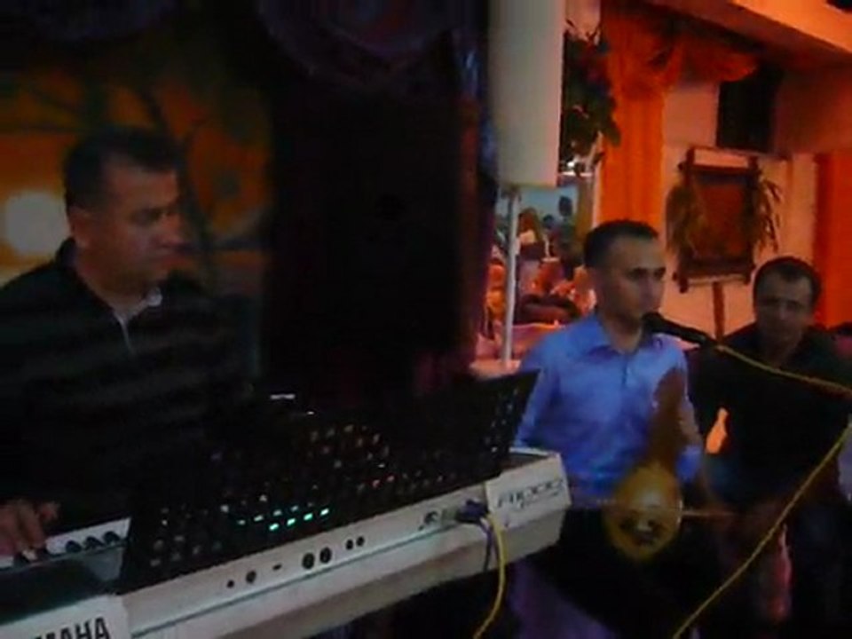 Cideli Sevginin Kınası Piyanistci Kazım Ve K.Hikmet