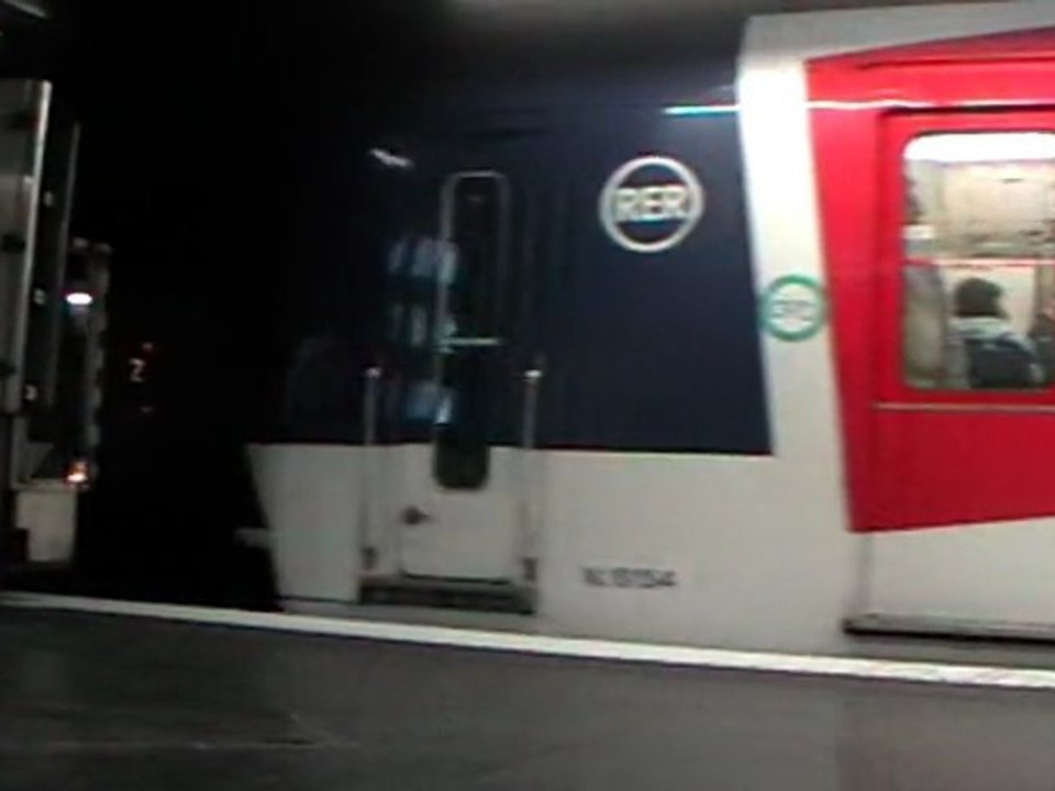 MS61 et MI84 à la gare de Charles de Gaulle étoile sur la ligne A du RER