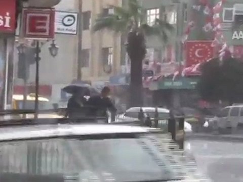 SEÇİM GÜNÜ YAĞMUR VAR