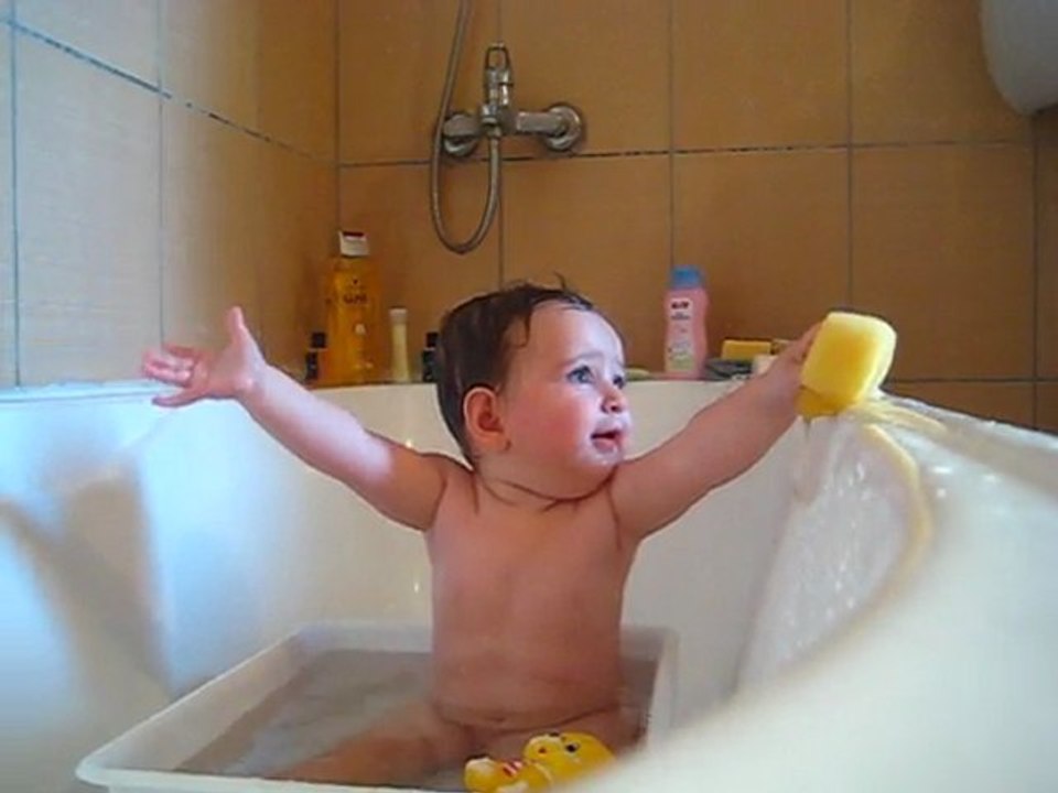 izin günümüz 08.06.11 086-Kuvet içinde oynuyor..