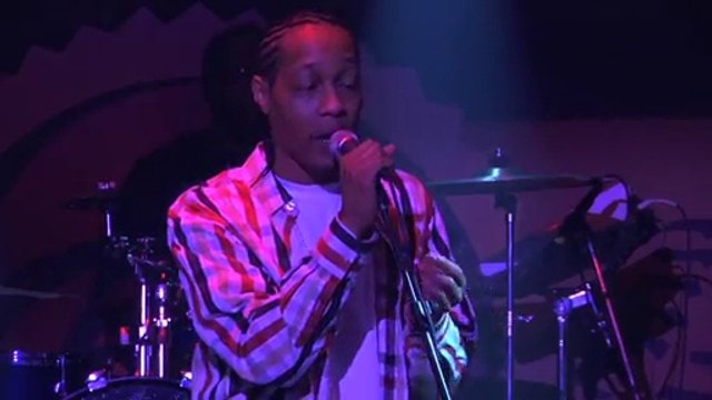 DJ Quik Hand In Hand Live @ Austin's Fuel Room, Libertyville, IL, 04-03-2010 Pt.2