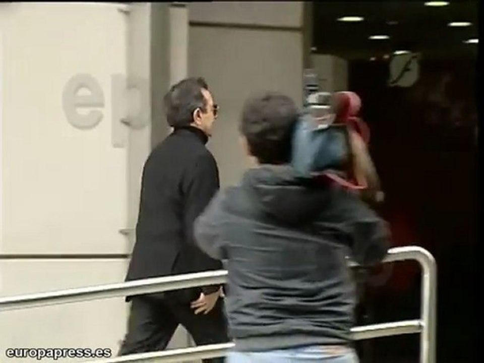 Trasladan al tanatorio los restos de Alexandre