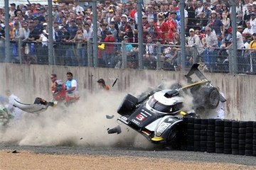 Peugeot 24H du Mans : Accident Allan MCNish