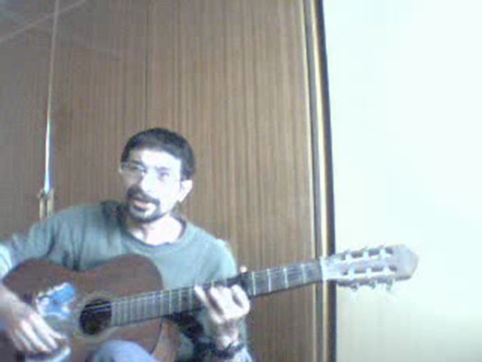 niña de los ojos verdes  no me pidas  que te olvide niña