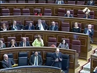 Rubalcaba acusa al PP de "mancillar" a la Policía